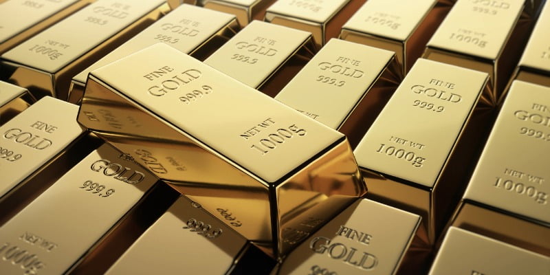 How to Invest in Gold With an IRA - Featured Image